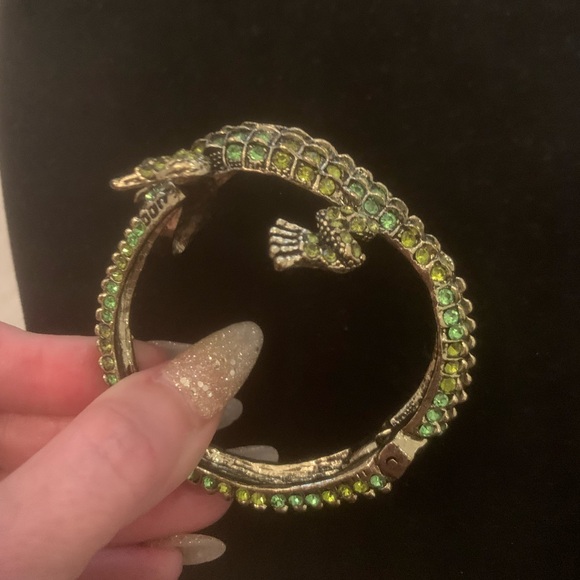 🐊CRYSTAL ALLIGATOR CUFF BRACELET! NEVER WORN! EXCELLENT CONDITION! - Picture 3 of 7